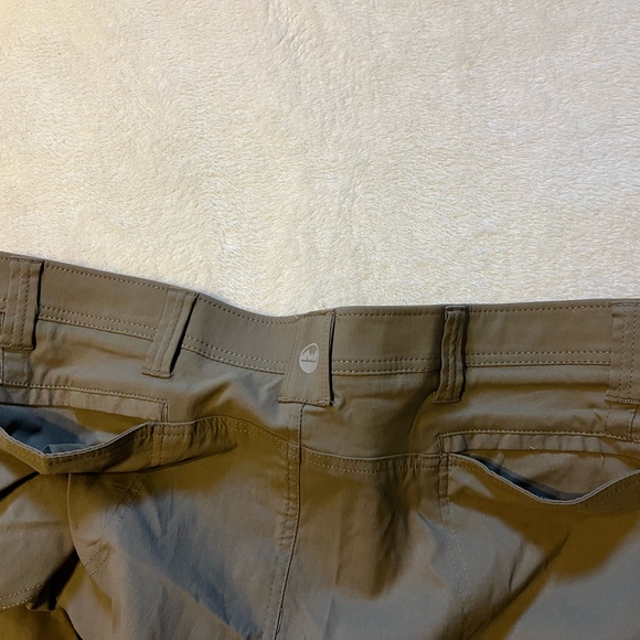 Mens Wrangler All Terrain Gear ATG Cargo Pants in Tan Color  Stretch W44x30L - Picture 3 of 8